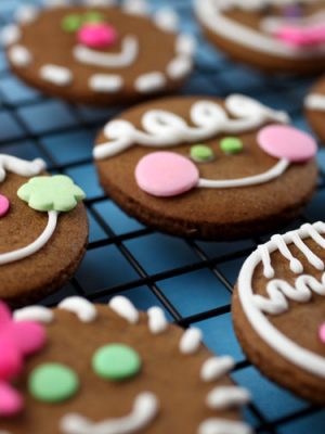 bakerella com bake sale themes