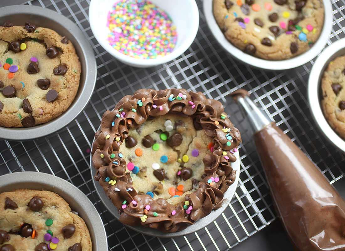 Chocolate Chip Cookie Cakelets - Bakerella
