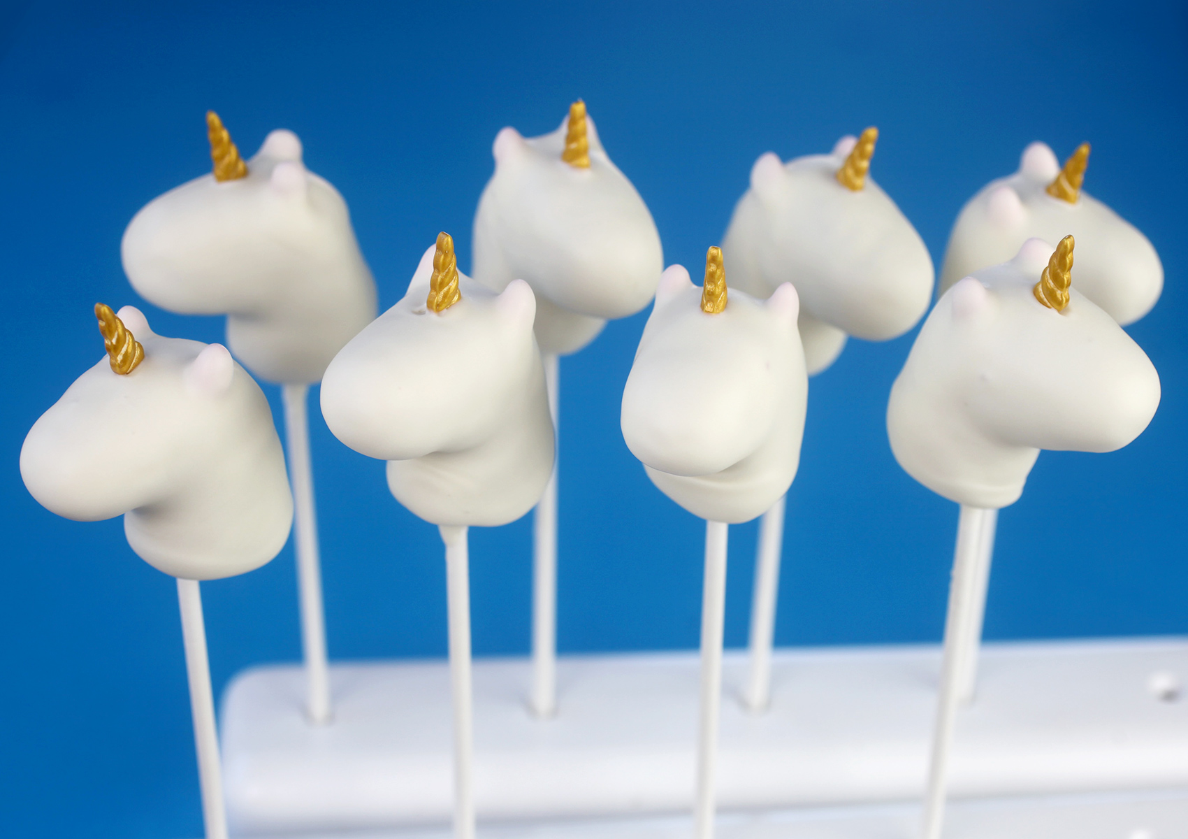 Unicorn Cake Pops Bakerella