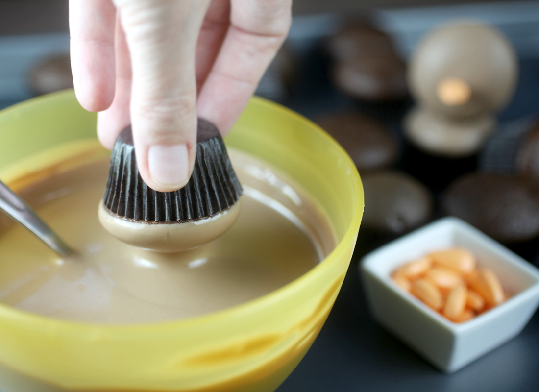 Dipping Cupcakes