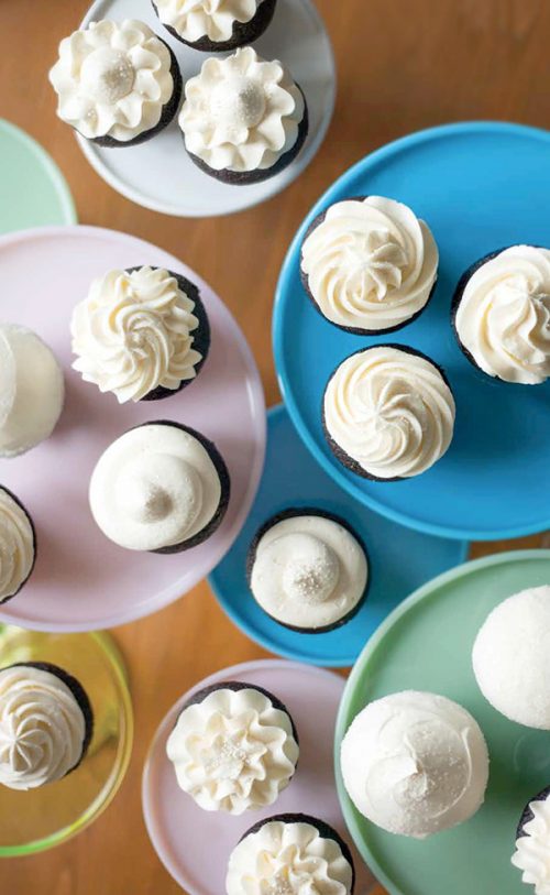 Let’s Decorate Cupcakes! Bakerella