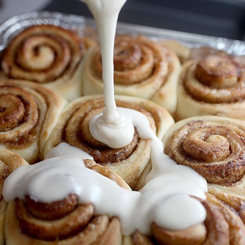 Cinnamon Rolls - Bakerella