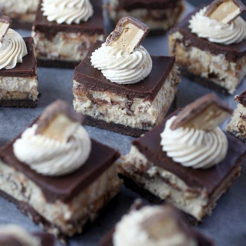 Peanut Butter Snickers Cheesecake Bars