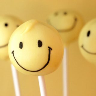 Smiley Face Cake Pops