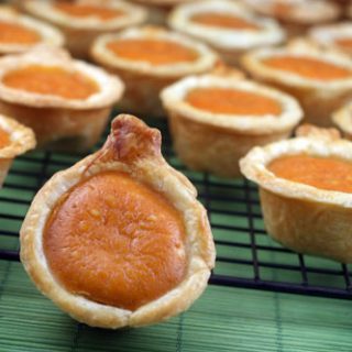 Autumn Leaf Pie Crust Cutter - Baking Bites