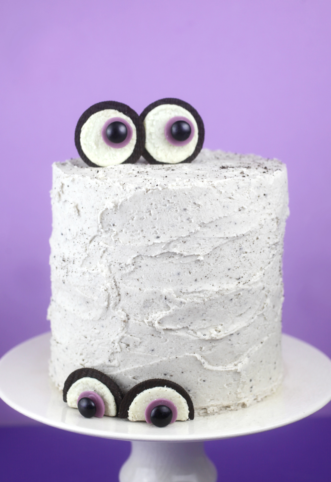 Oreo Eyeball Cake