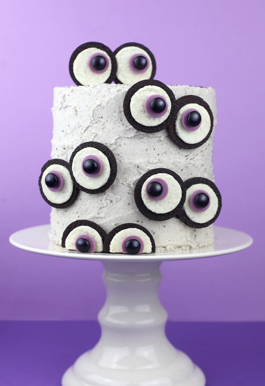Oreo Eyeball Cake