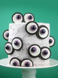 Oreo Eyeball Cake