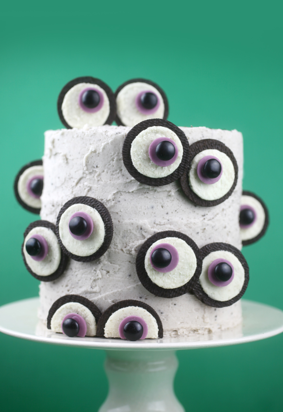 Oreo Eyeball Cake