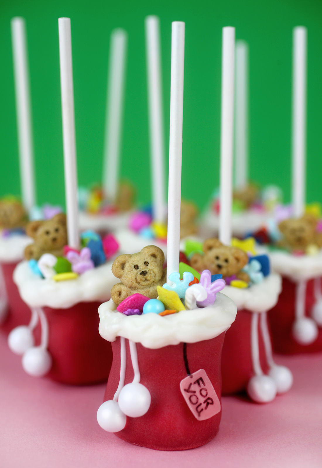 Santa's Bag Cake Pops by Bakerella